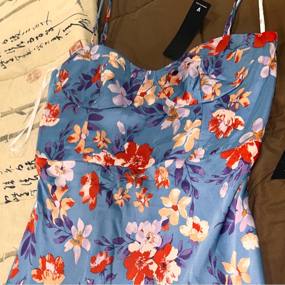 Lulu’s brand new with tags maxi sweetheart dress